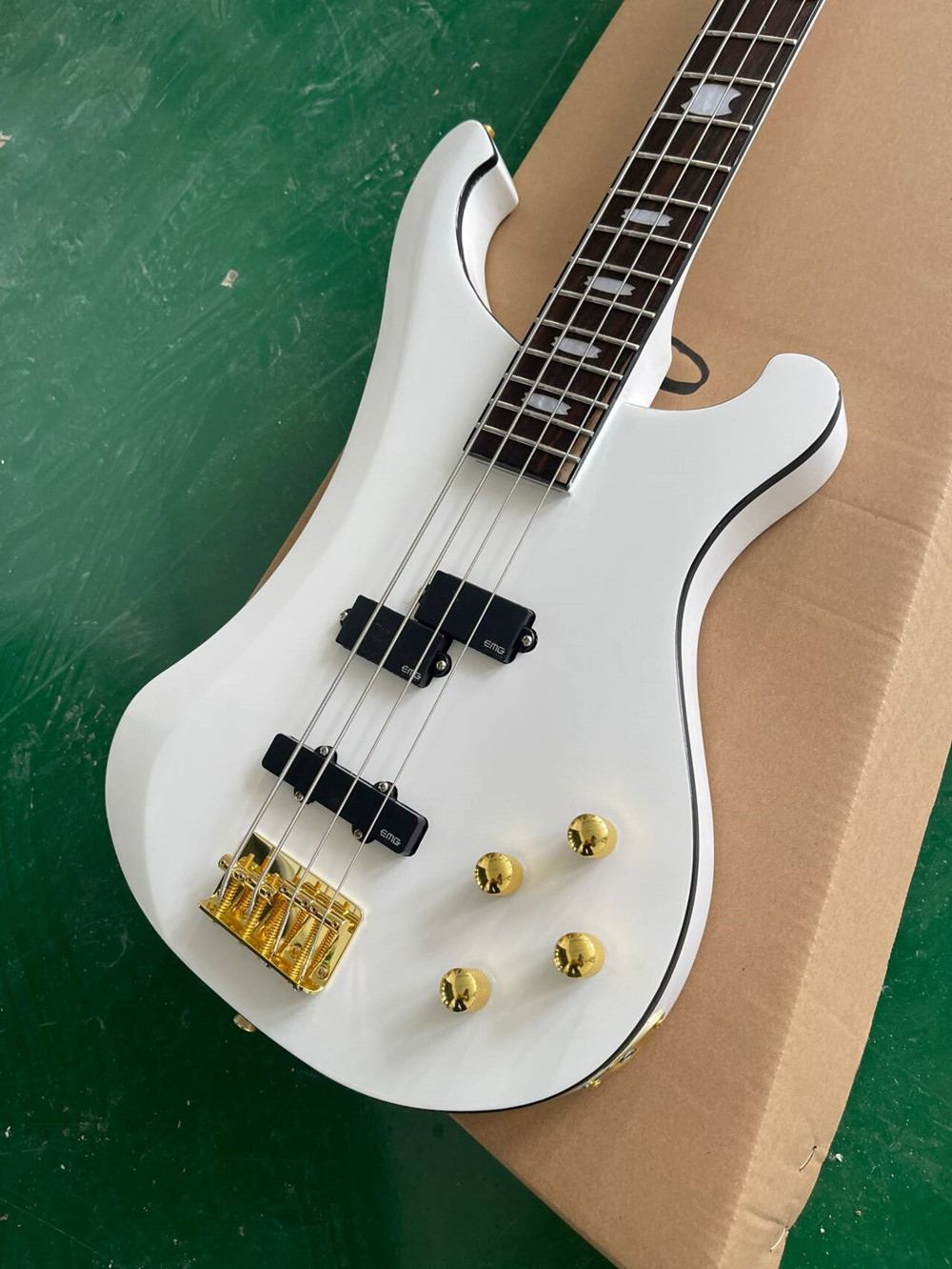 Bass Guitar Fretless - Bajo eléctrico blanco de 4 cuerdas